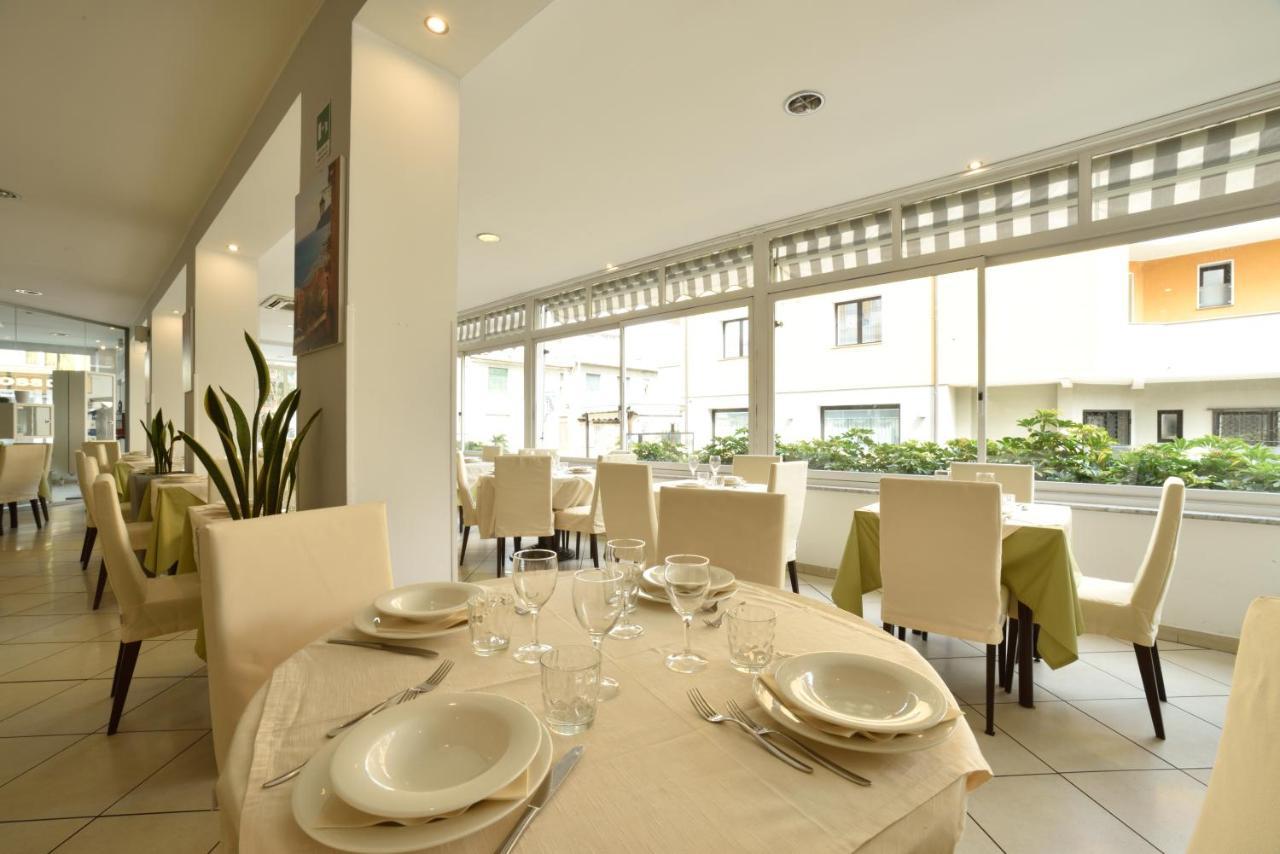 Hotel Ristorante La Marina Mhotelsgroup سان بارتولومِيو آل ما المظهر الخارجي الصورة
