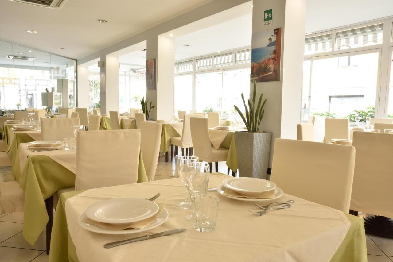 Hotel Ristorante La Marina Mhotelsgroup سان بارتولومِيو آل ما المظهر الخارجي الصورة