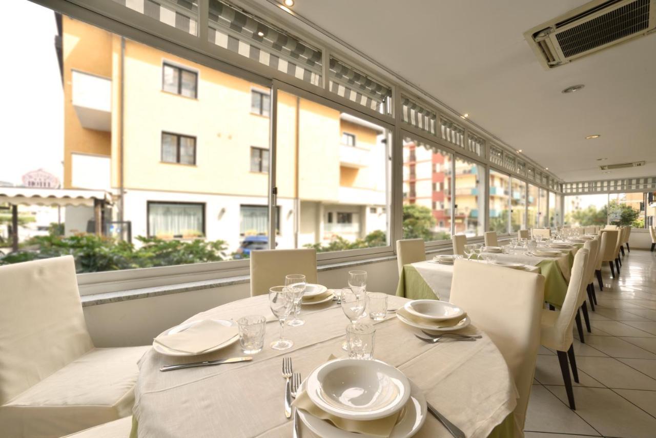 Hotel Ristorante La Marina Mhotelsgroup سان بارتولومِيو آل ما المظهر الخارجي الصورة