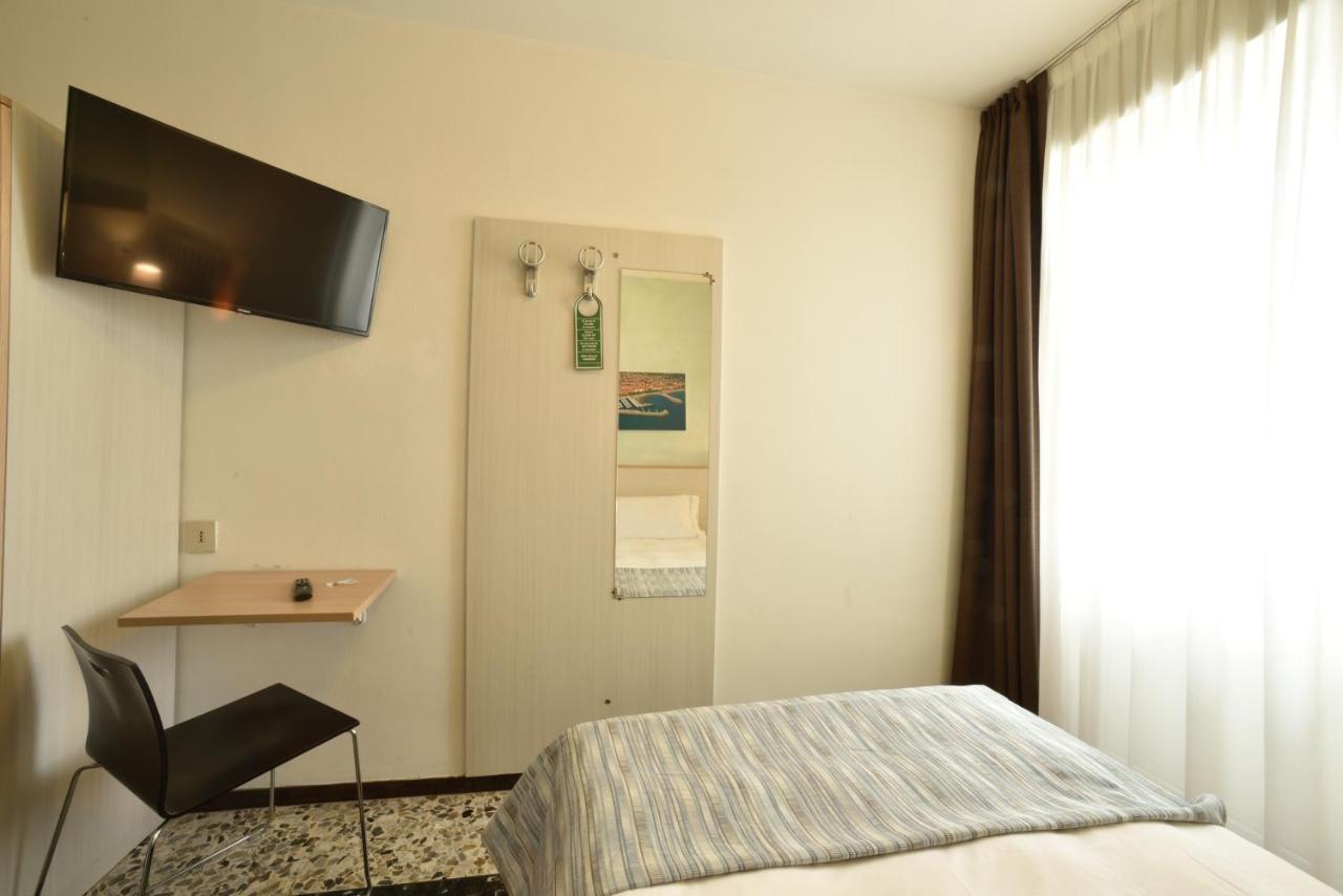 Hotel Ristorante La Marina Mhotelsgroup سان بارتولومِيو آل ما المظهر الخارجي الصورة