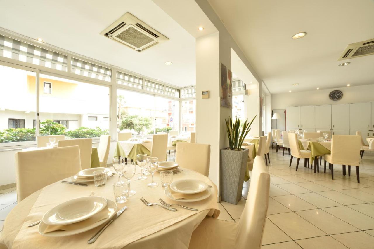 Hotel Ristorante La Marina Mhotelsgroup سان بارتولومِيو آل ما المظهر الخارجي الصورة