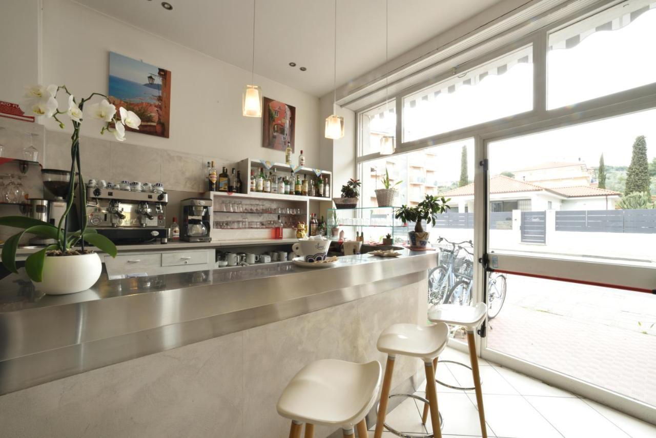 Hotel Ristorante La Marina Mhotelsgroup سان بارتولومِيو آل ما المظهر الخارجي الصورة