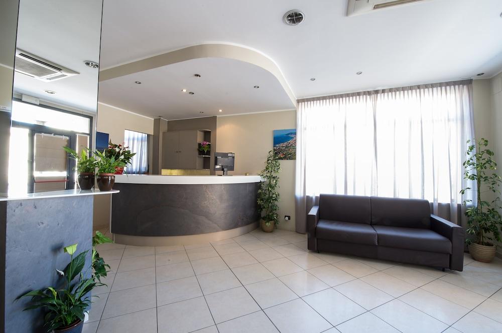 Hotel Ristorante La Marina Mhotelsgroup سان بارتولومِيو آل ما المظهر الخارجي الصورة