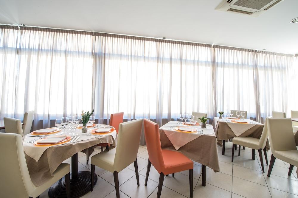 Hotel Ristorante La Marina Mhotelsgroup سان بارتولومِيو آل ما المظهر الخارجي الصورة