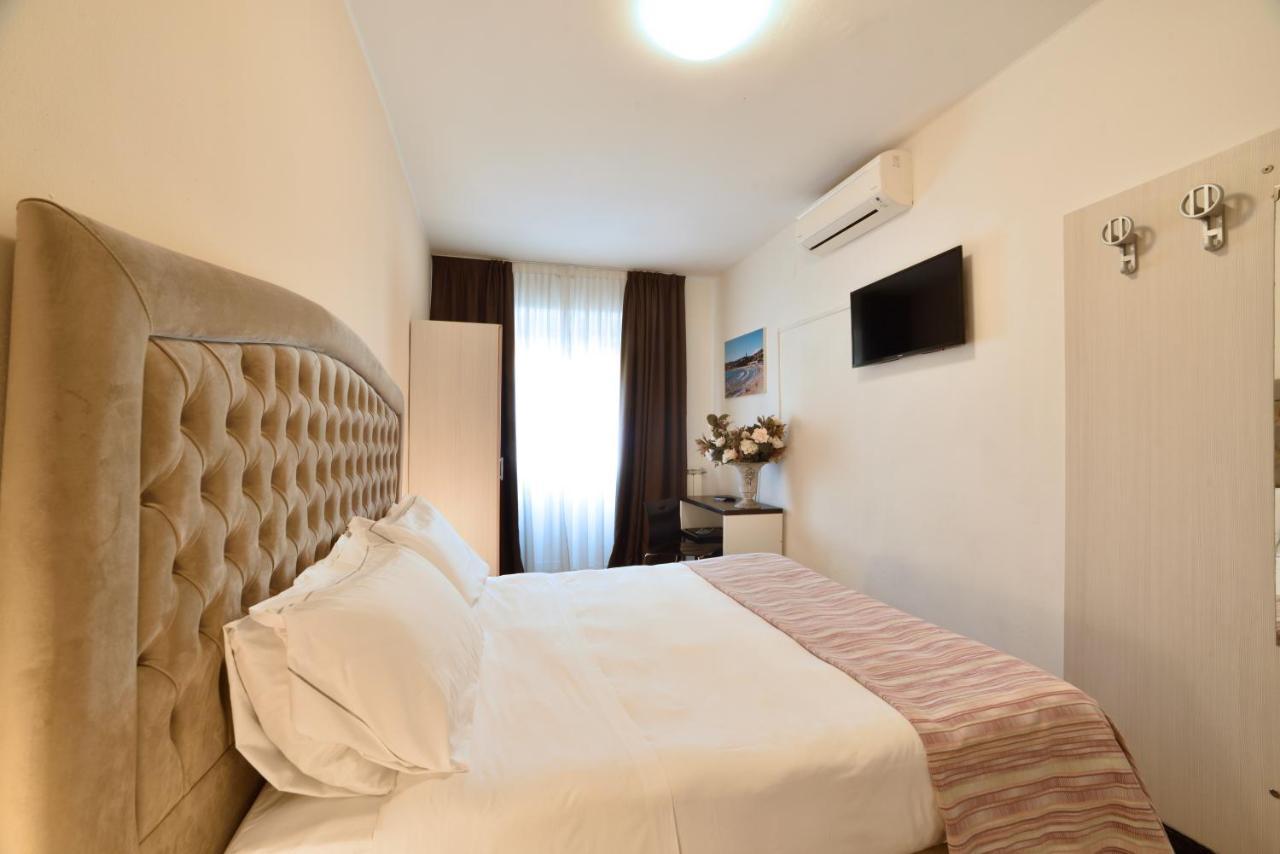 Hotel Ristorante La Marina Mhotelsgroup سان بارتولومِيو آل ما المظهر الخارجي الصورة