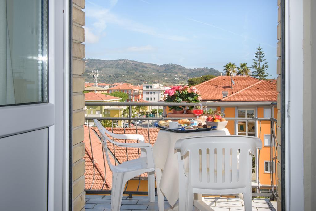 Hotel Ristorante La Marina Mhotelsgroup سان بارتولومِيو آل ما المظهر الخارجي الصورة
