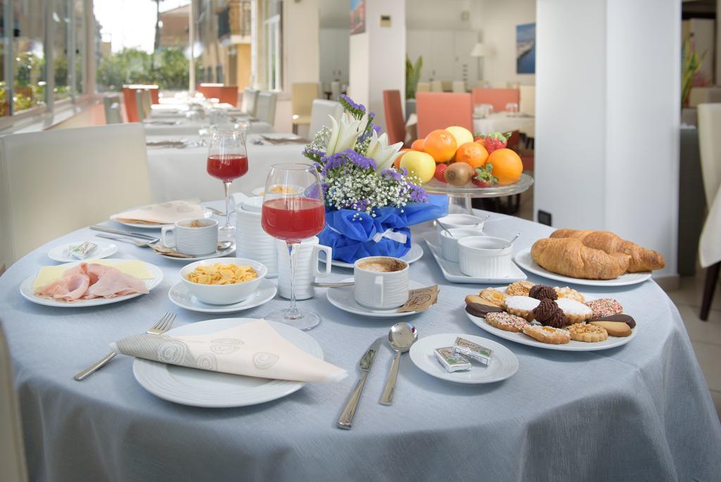 Hotel Ristorante La Marina Mhotelsgroup سان بارتولومِيو آل ما المظهر الخارجي الصورة